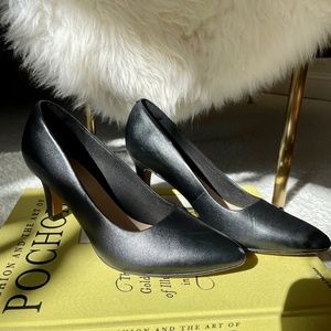 Collection by Clarks | Ileana Tulip Pumps | US W8 | Black Leather